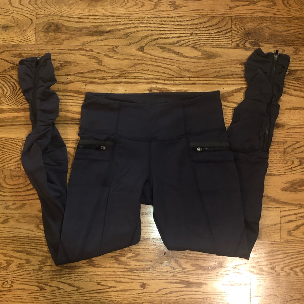 Lululemon leggings in grey